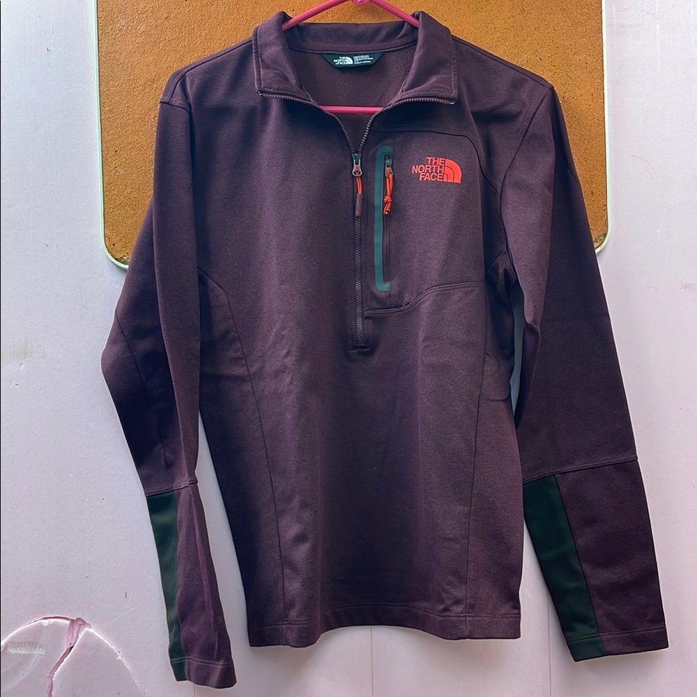 The NorthFace 1/4 zip pullover long sleeve collar shirt